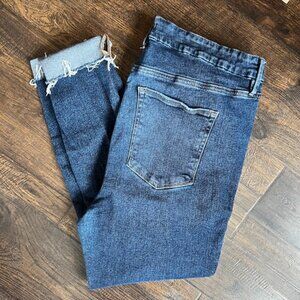 Good American Good Legs Skinny Jeans